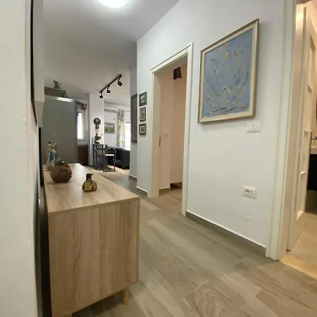 Apartament Mali Robit